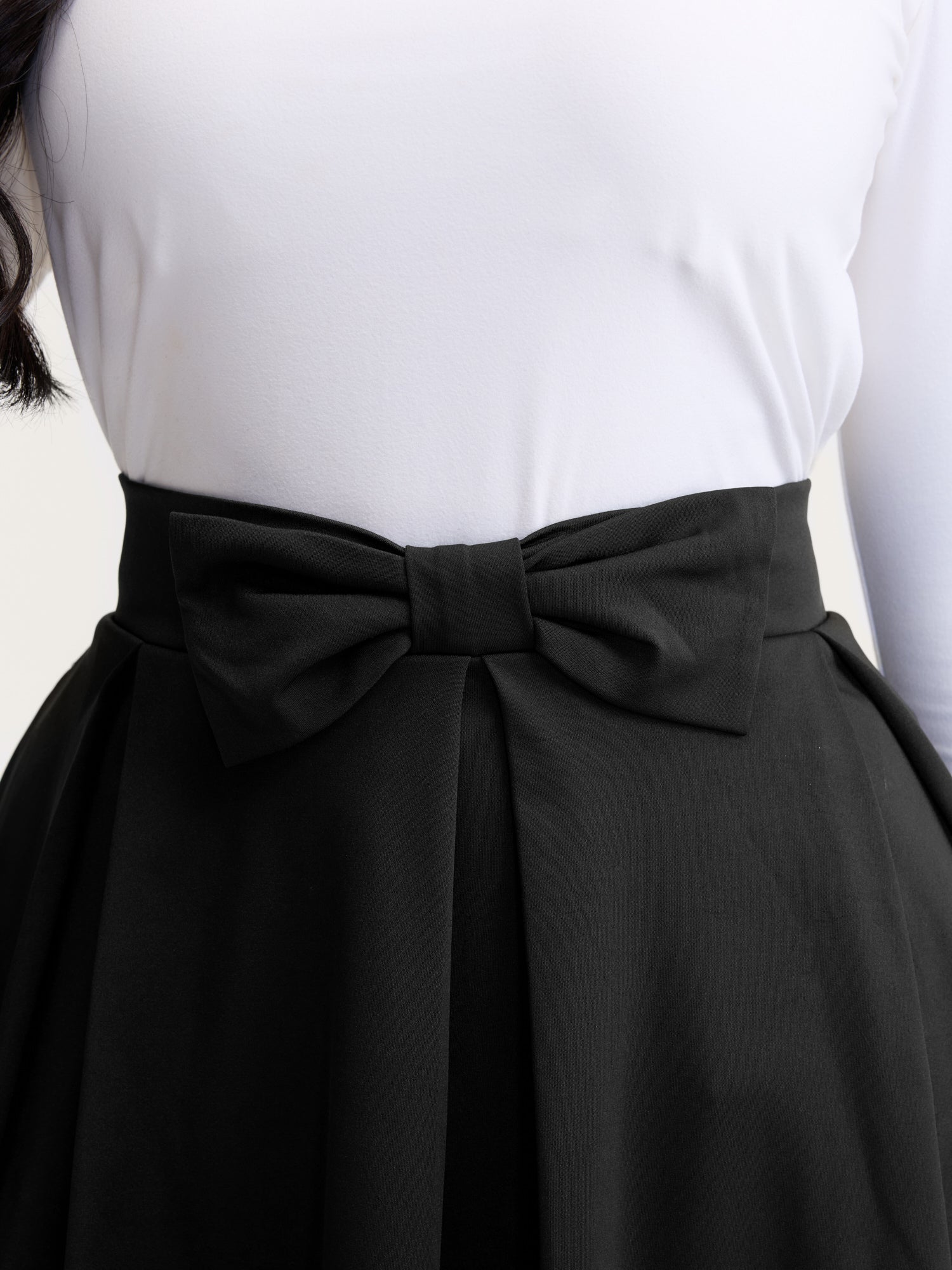 Stretchy Bow Detail Pleated Midi Skirt