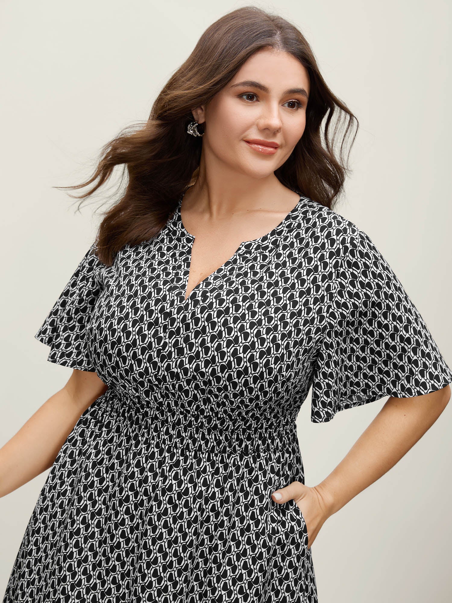 Geometric Print Waist-Cinched Tiered Midi Dress