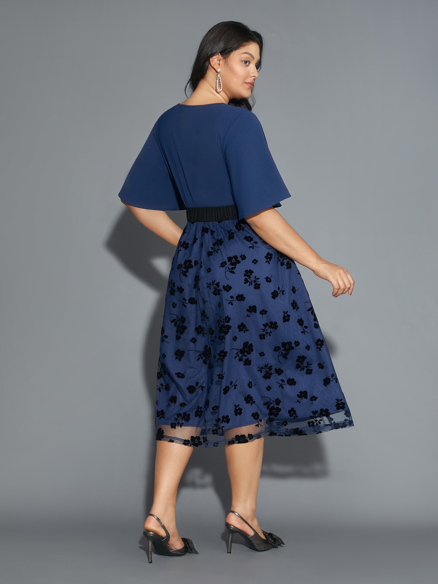 Floral Embroidered Mesh keyhole Dress