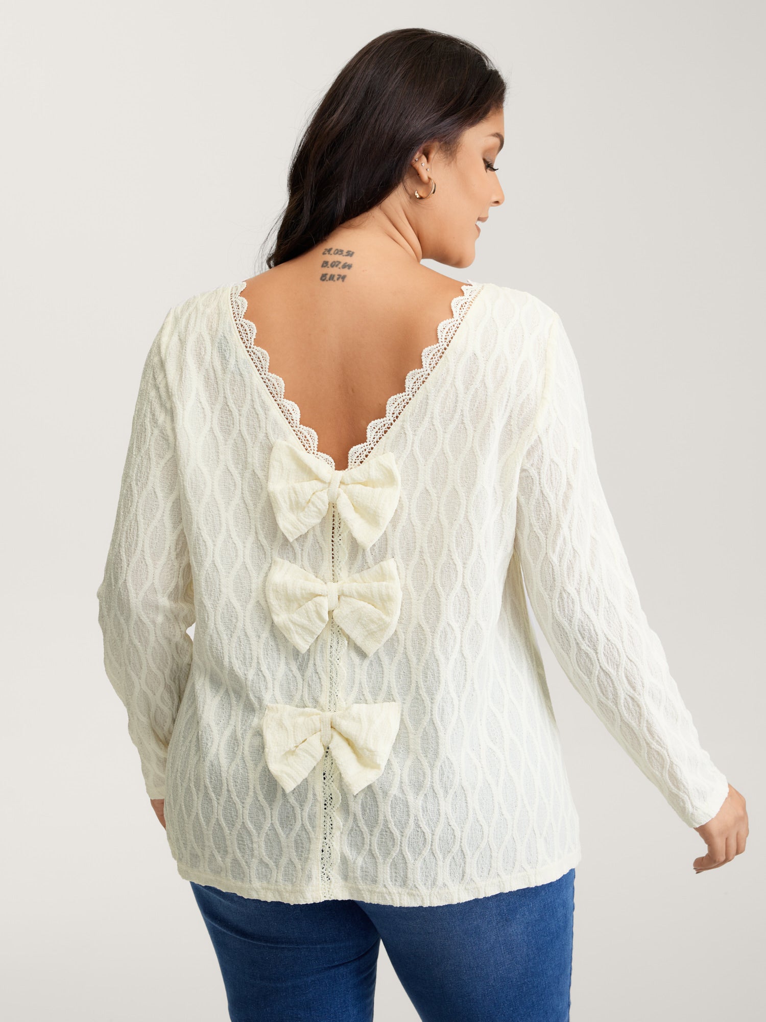 Stretchy Textured Back Bowknot Cut-Out Top